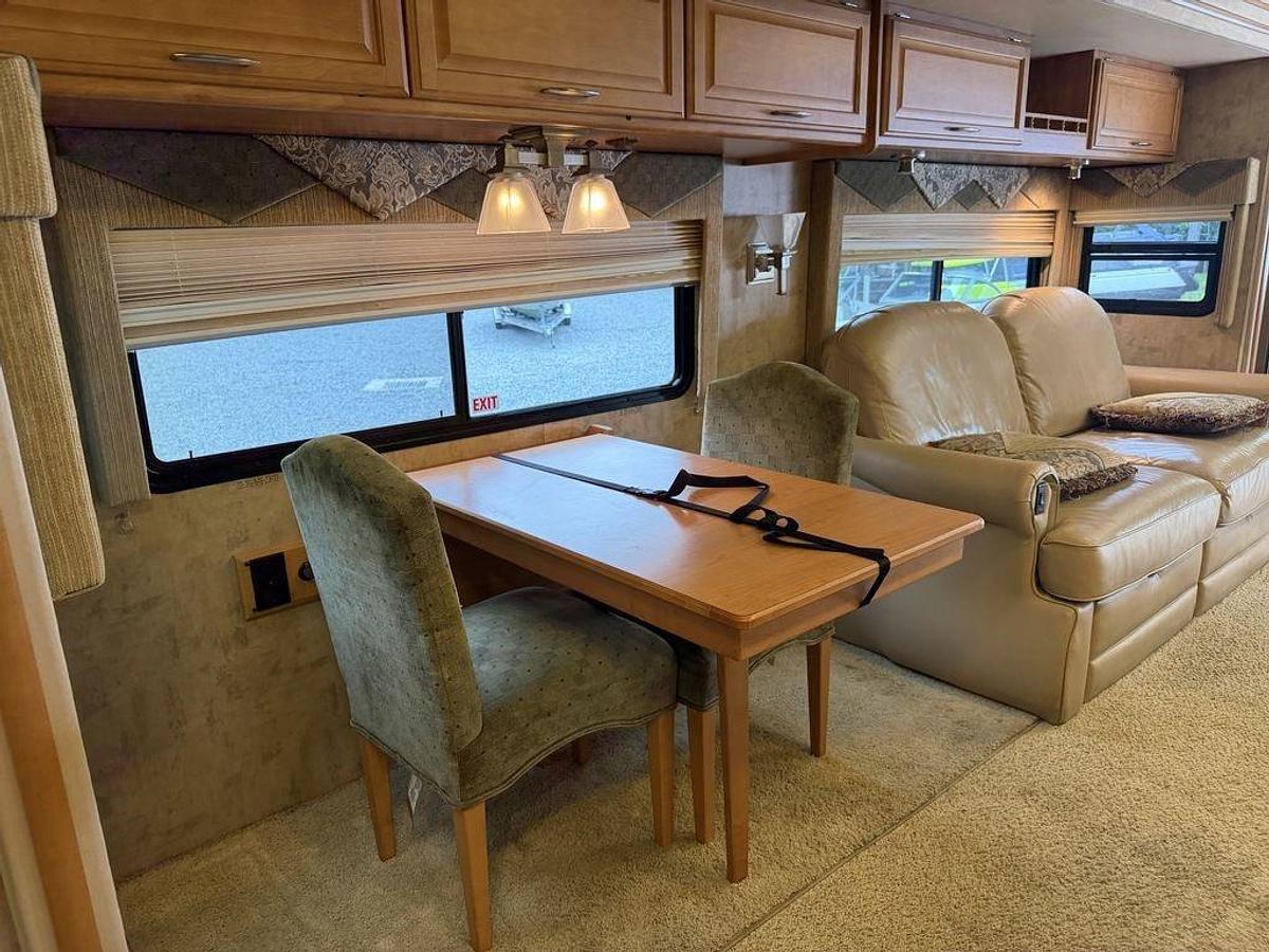 Used 2007 Winnebago Journey 39K