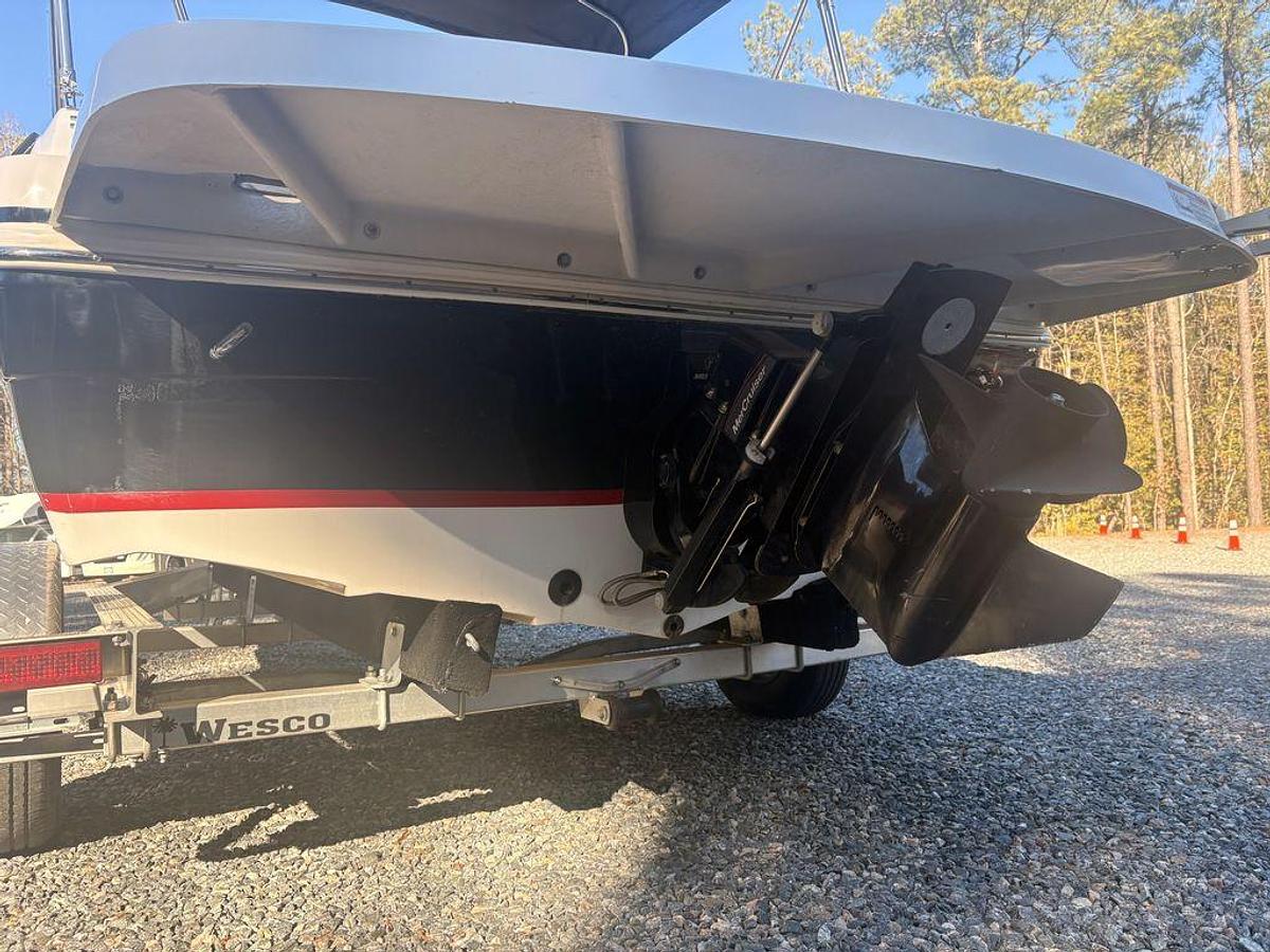 Used 2015 Hurricane Sundeck Sport 188