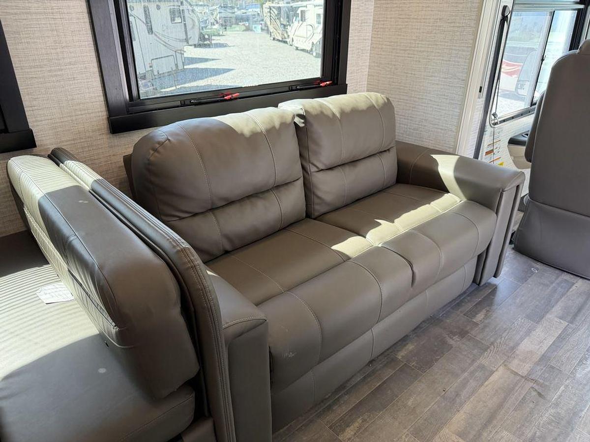 Used 2024 Jayco Precept 36A