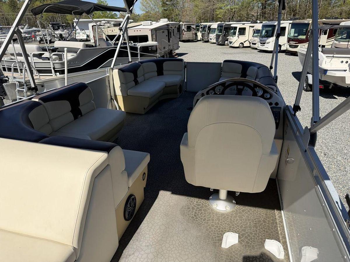 Used 2021 Lexington 321