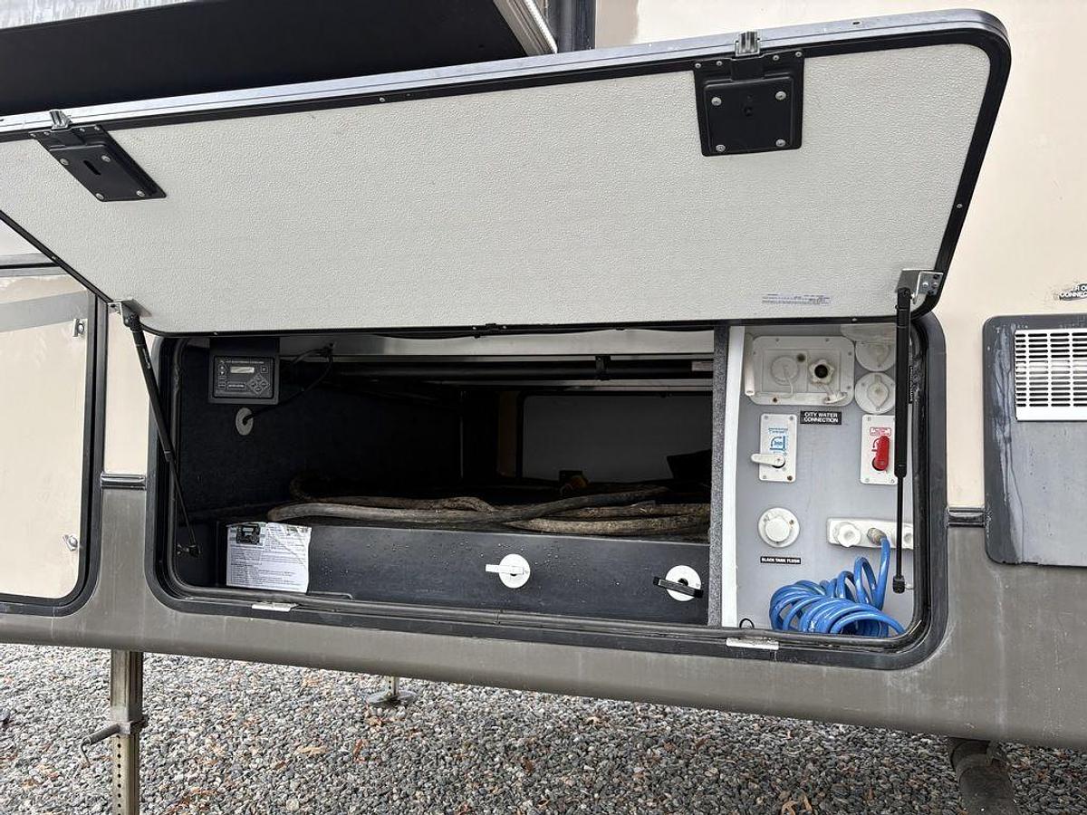 Used 2015 Prime Time Crusader 295RST