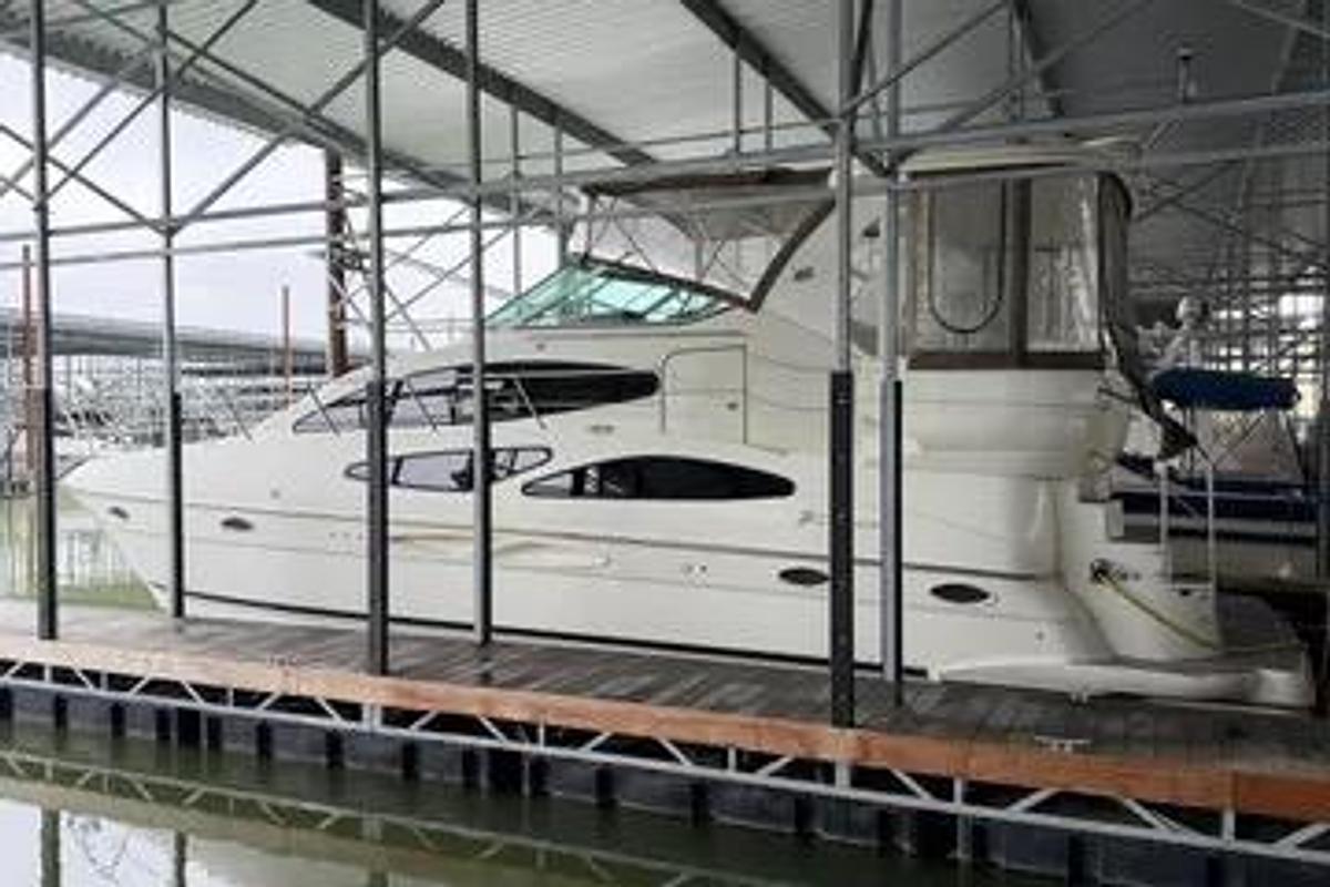 Used 2003 Cruisers Yachts  405 Express Motoryacht
