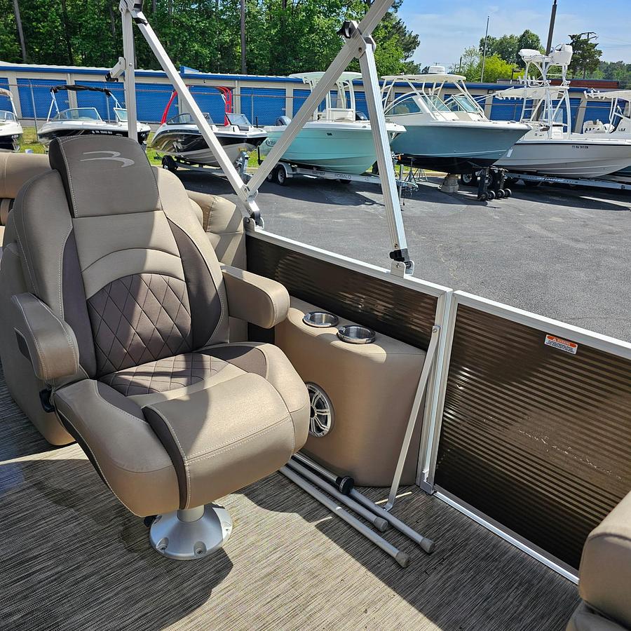 Used 2020 Bennington 22 SXP