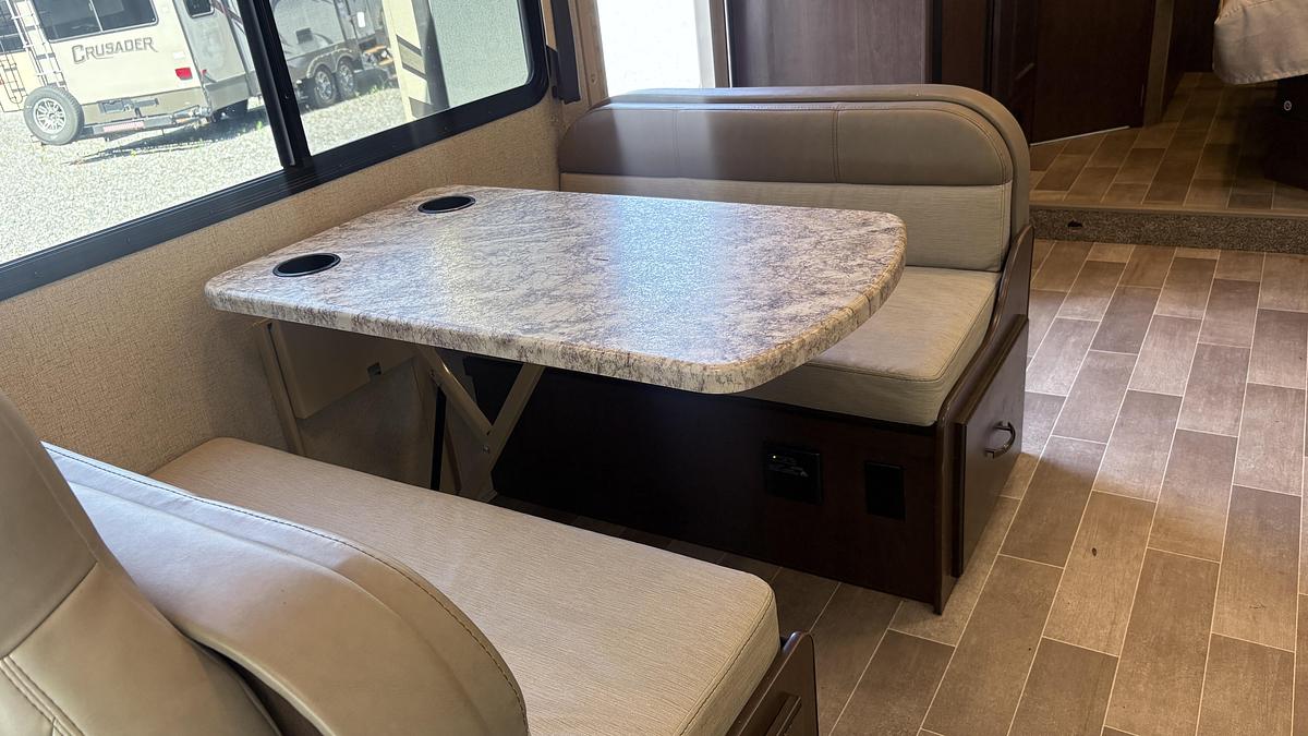 Used 2020 Thor Chateau