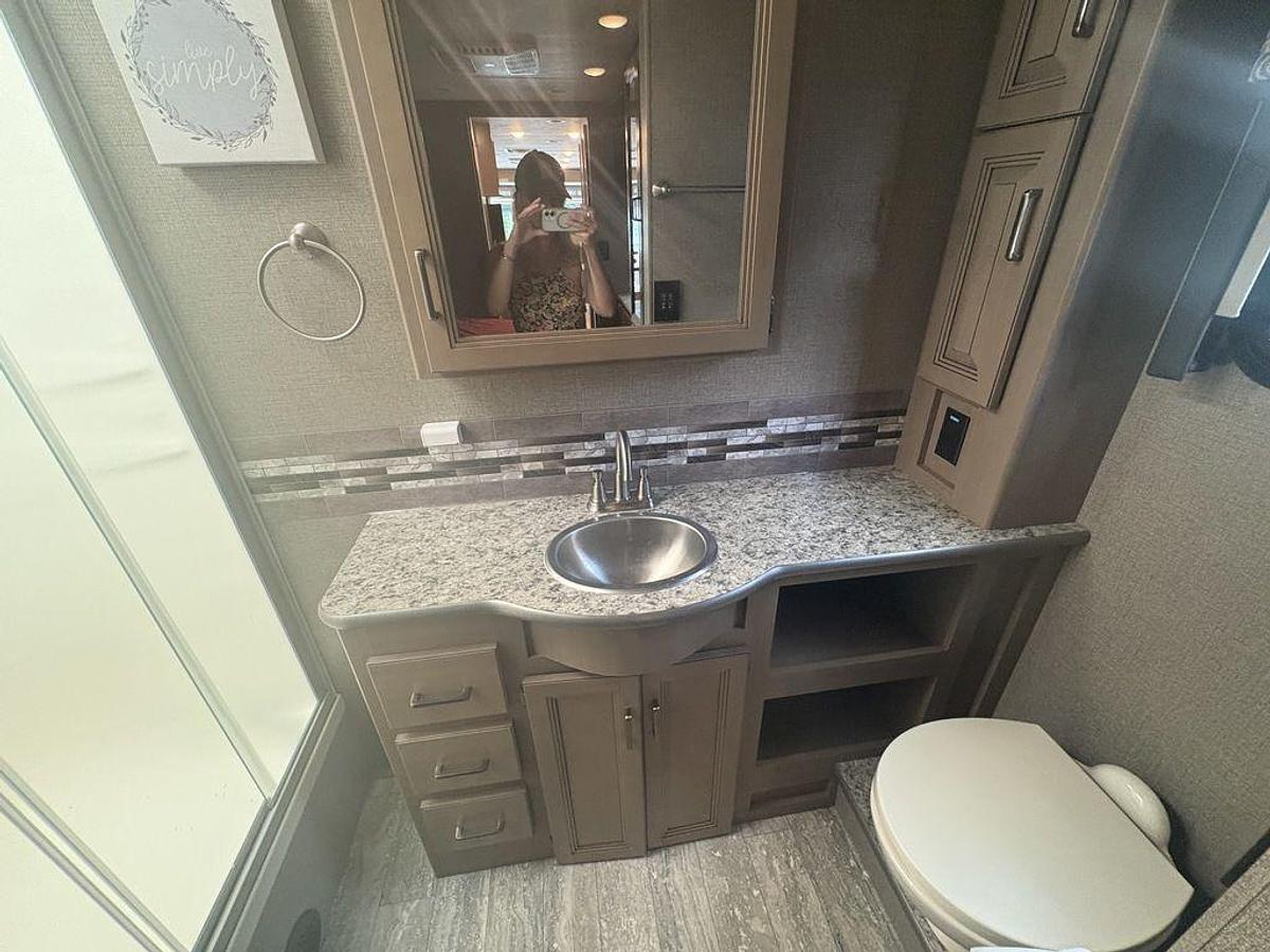 2020 Thor Motor Coach Hurricane 35M