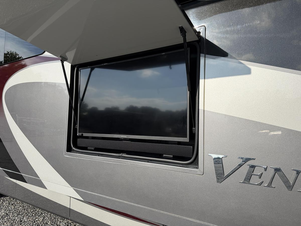 Used 2021 Thor Venetian
