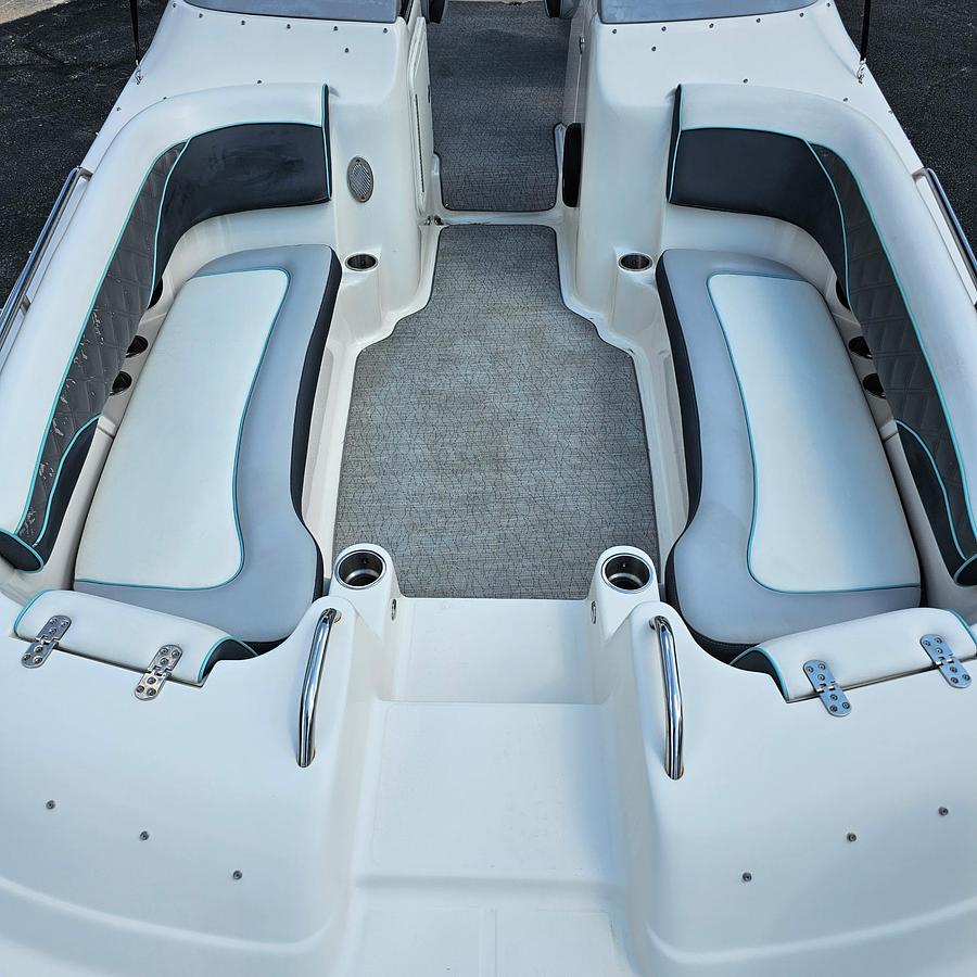 Used 2022 Splendor Boats 239 Sunstar