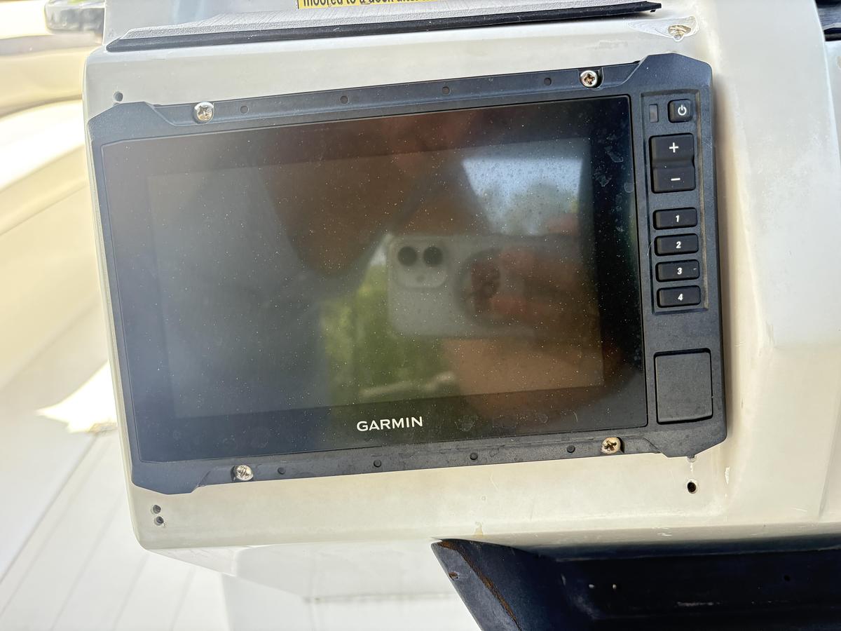 Used 2022 Sun Tracker Select 22RF