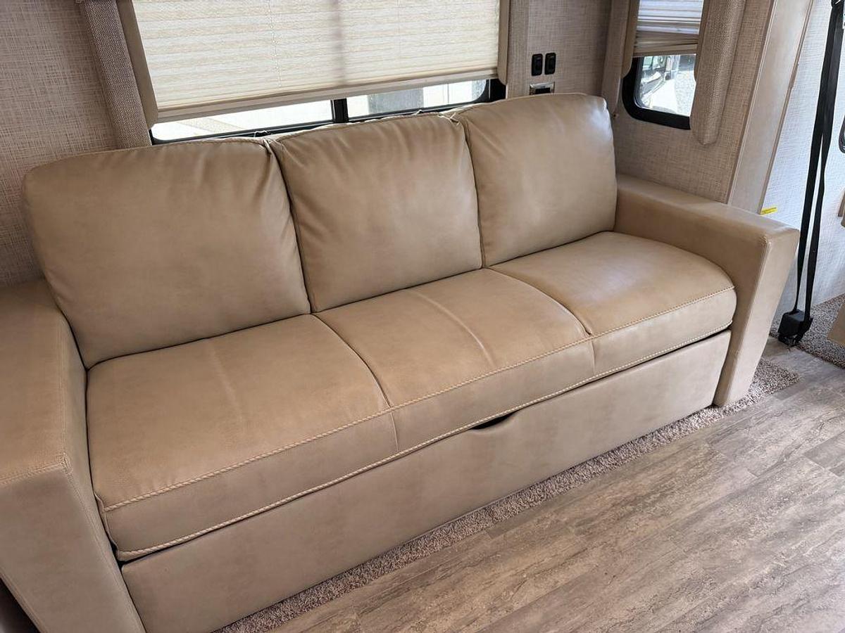 Used 2020 Newmar Bay Star Sport 3008