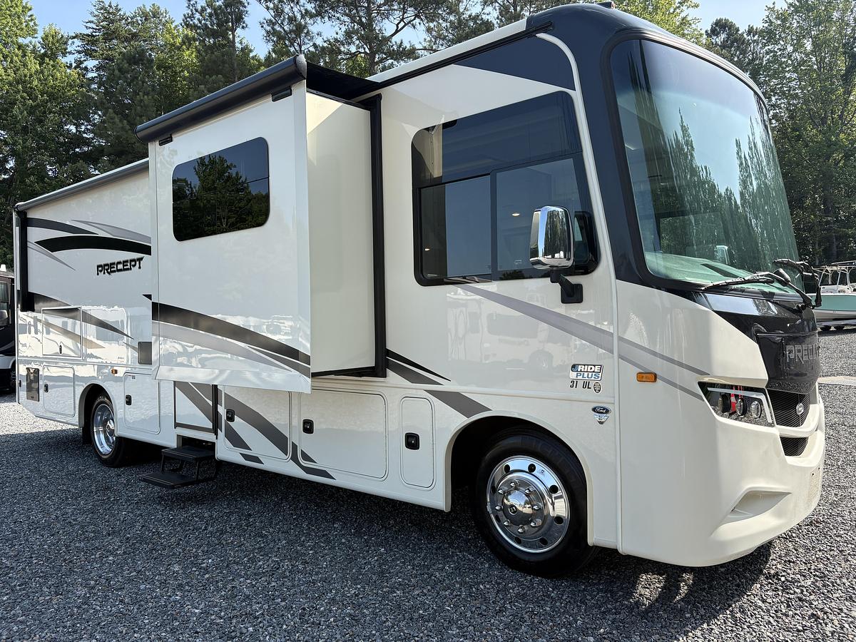 Used 2023 Jayco precept 31UL