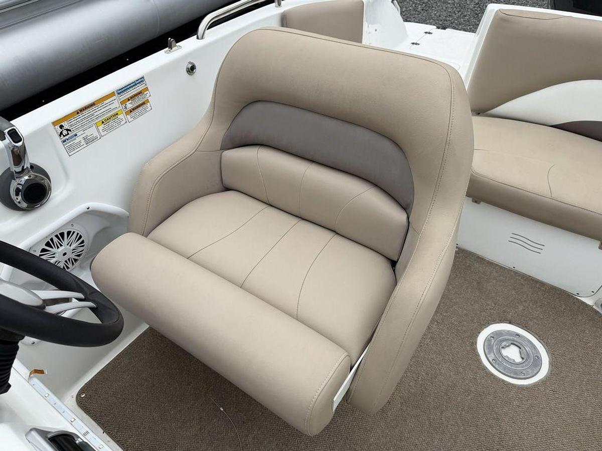 Used 2016 Hurricane SS202