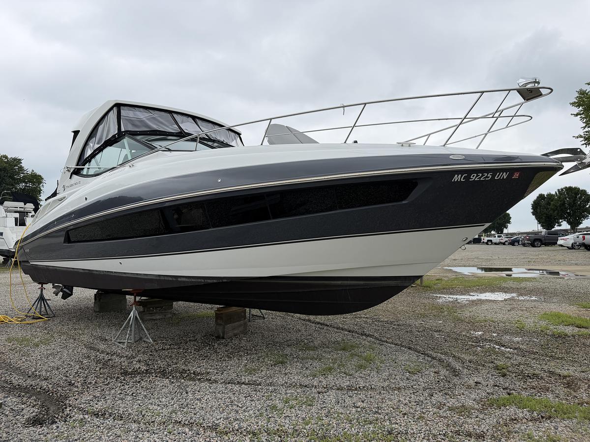 Used 2021 Cruisers Yachts 35 Express