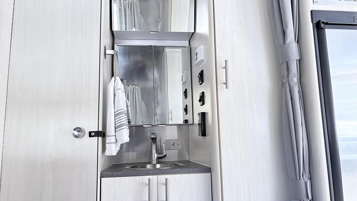 Used 2021 AIRSTREAM Flying Cloud 23CB