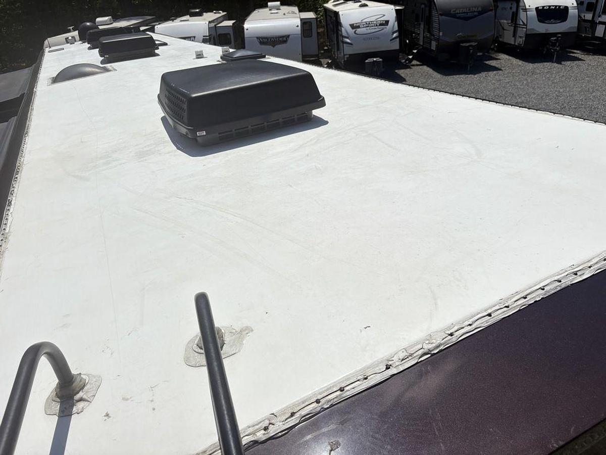 Used 2010 Newmar Ventana M-4333