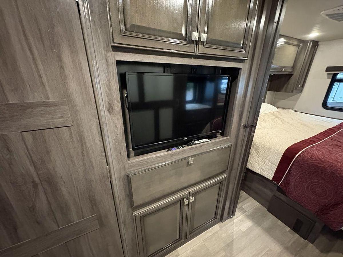 Used 2020 Holiday Rambler Admiral 34J