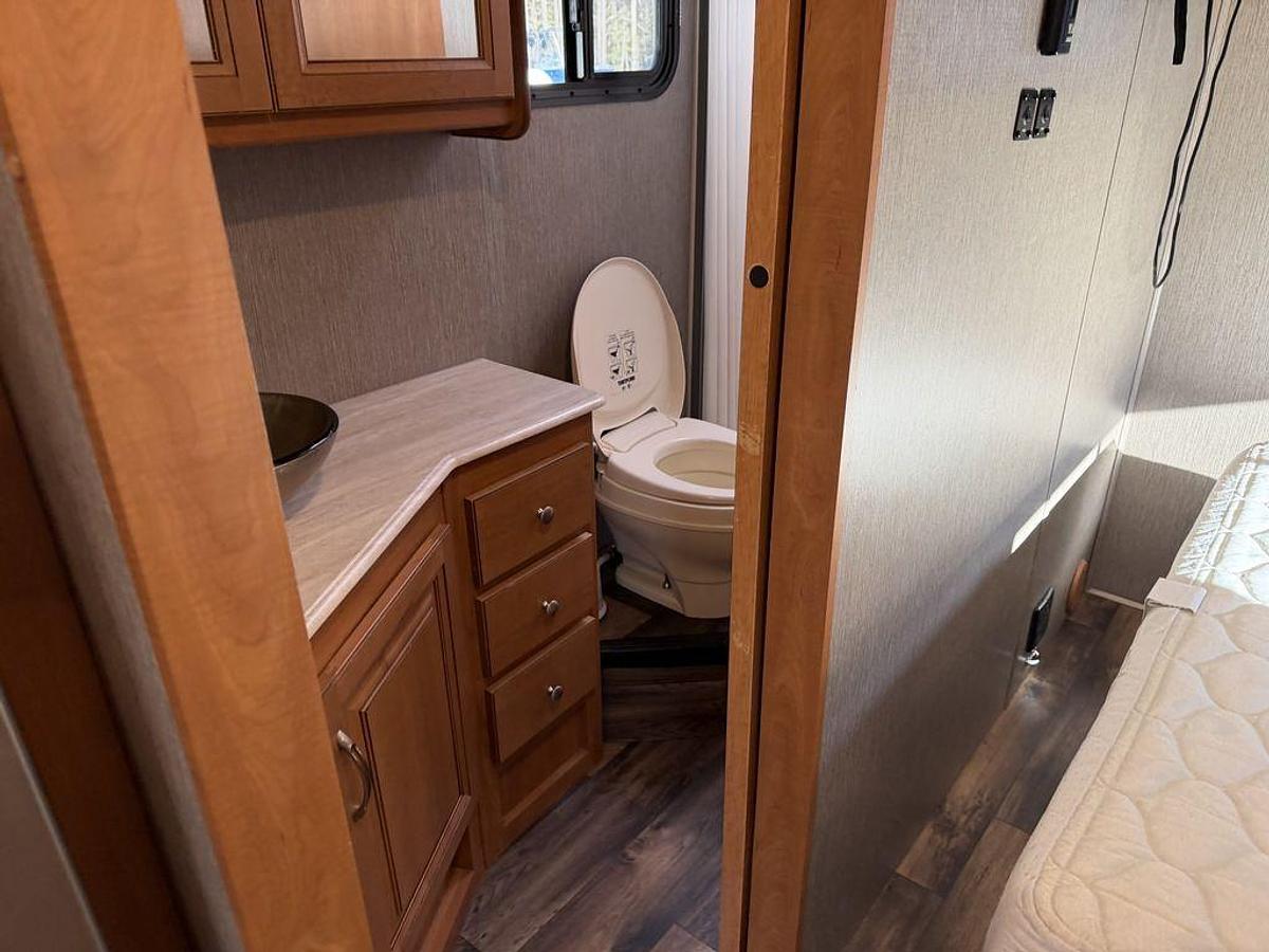 Used 2020 NeXus RV Viper 25V