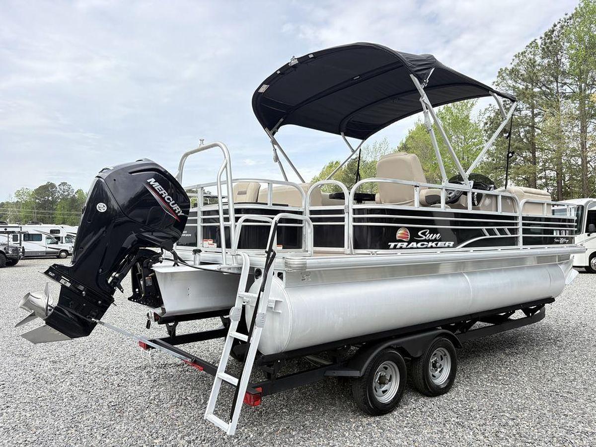 Used 2021 Tracker® Boats Fishin Barge 20 DLX