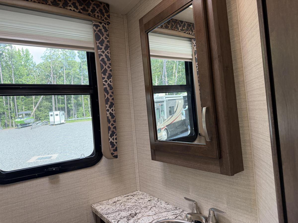 Used 2019 Jayco Greyhawk