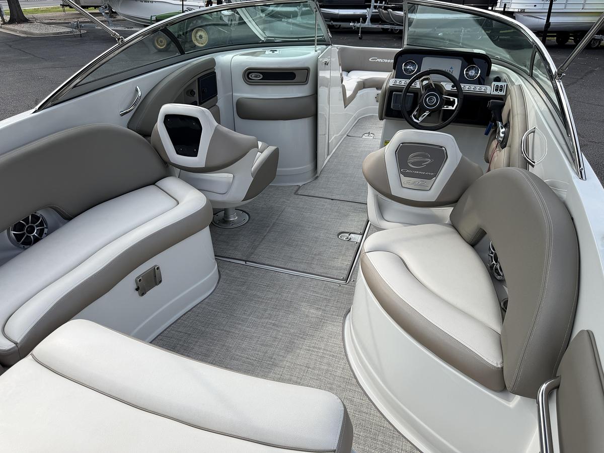 Used 2022 Crownline E255 XS