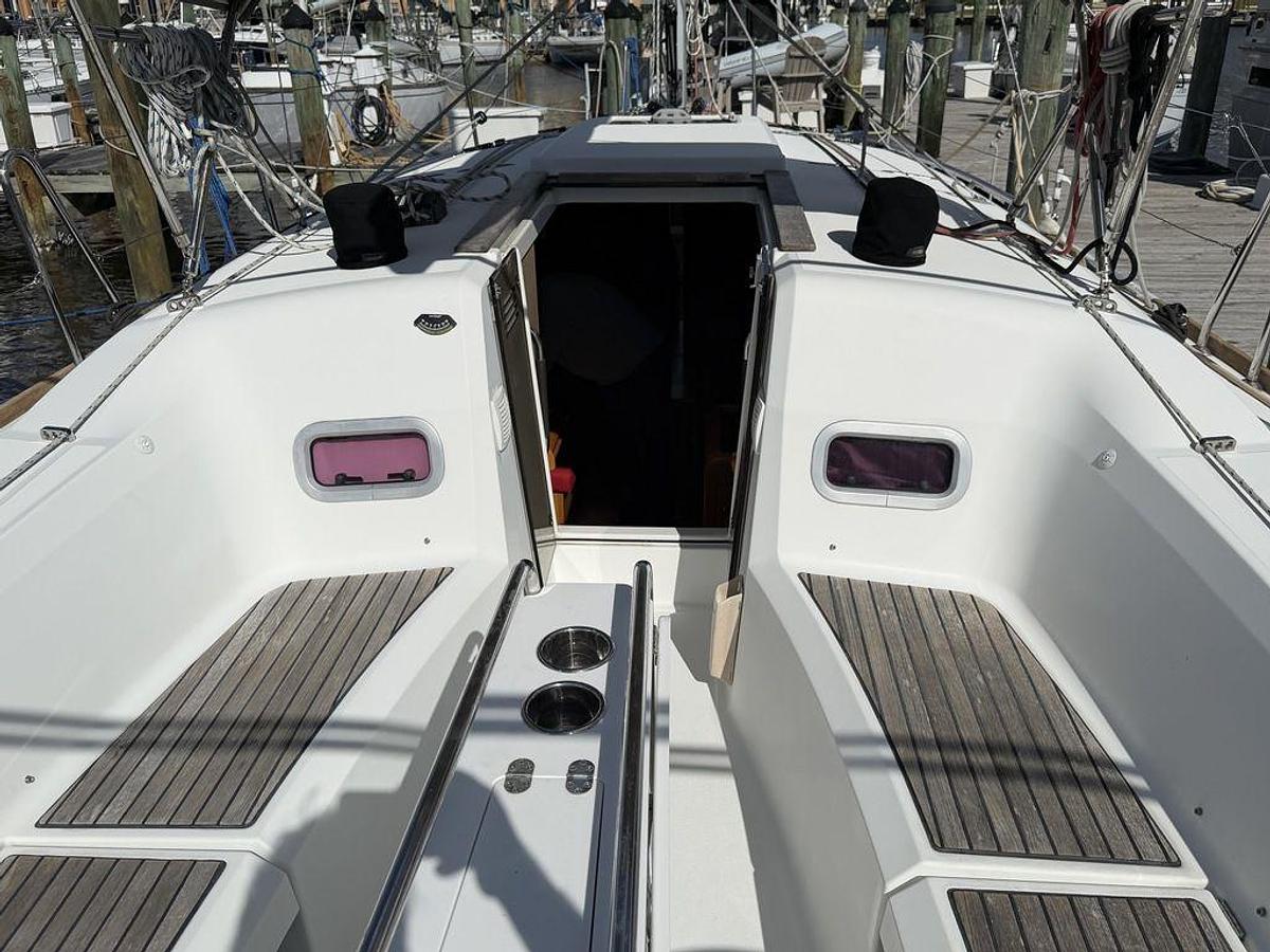 Used 2015 Jeanneau Sun Odyssey 349