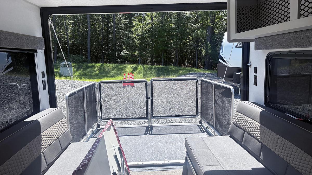 Used 2021 Forest River Wildwood FSX Platimun M-210RTX