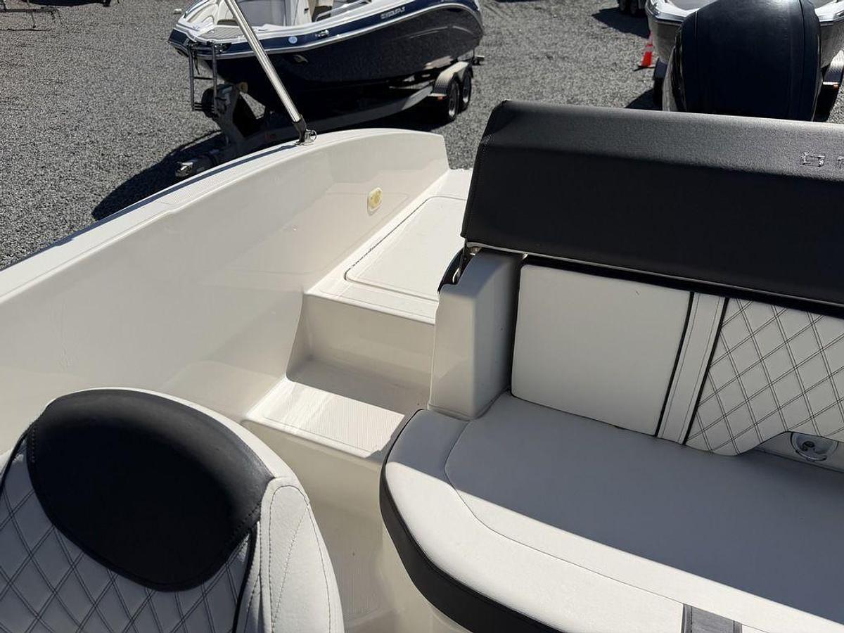Used 2021 Bayliner DX2000