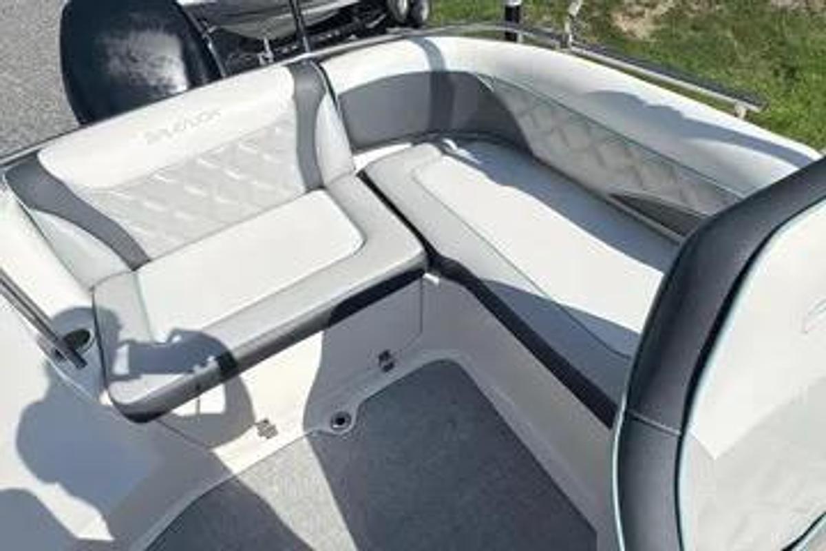 Used 2022 Splendor Boats 239 Sunstar