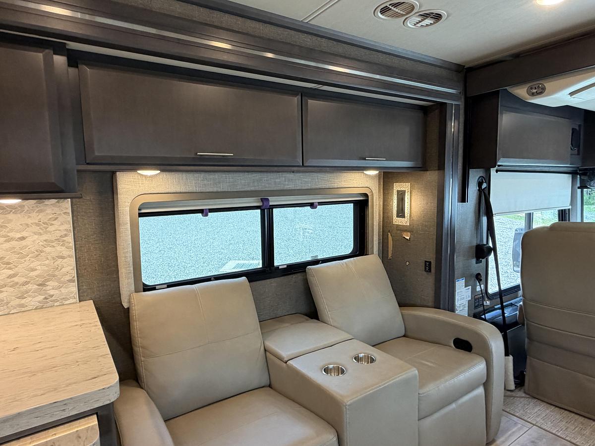 Used 2021 Thor Venetian
