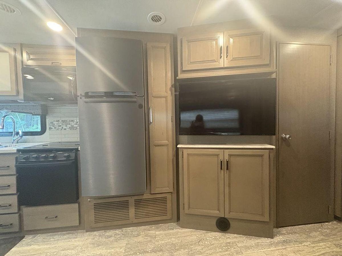 2020 Thor Motor Coach Hurricane 35M