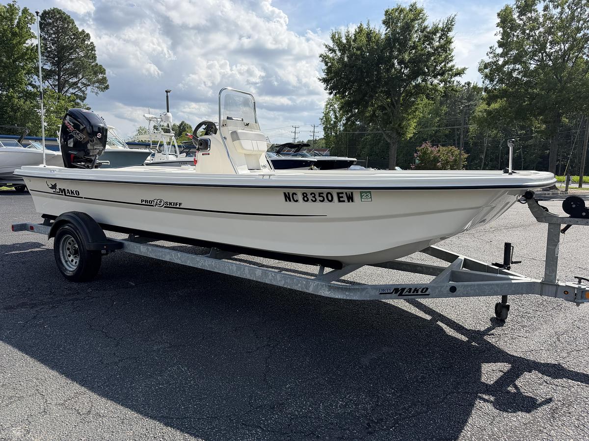Used 2022 Mako Pro Skiff 19CC