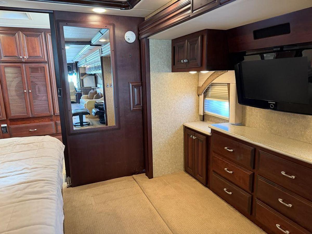 Used 2008 Fleetwood Revolution 42K