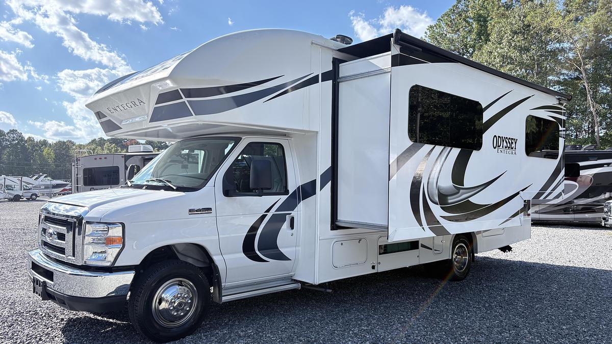 Used 2019 Entegra 24B