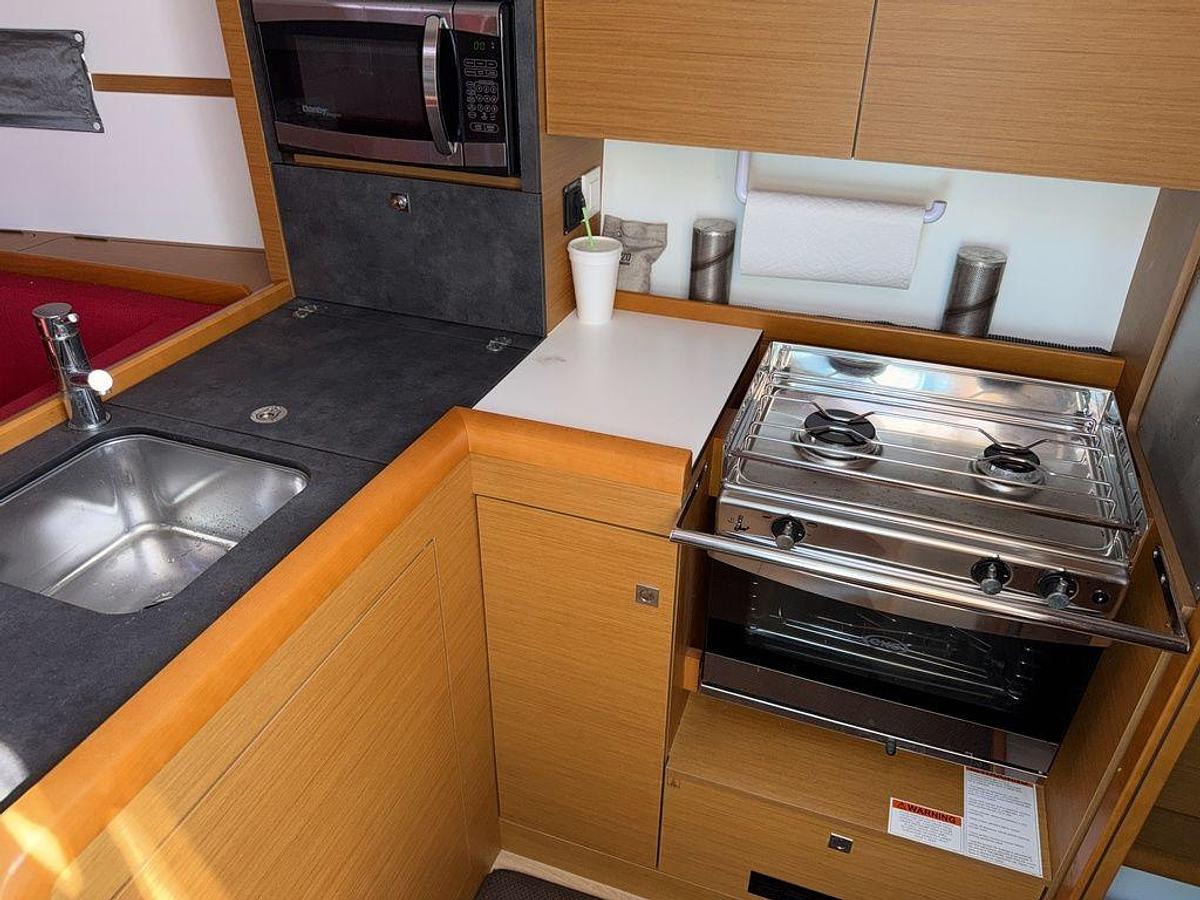 Used 2015 Jeanneau Sun Odyssey 349