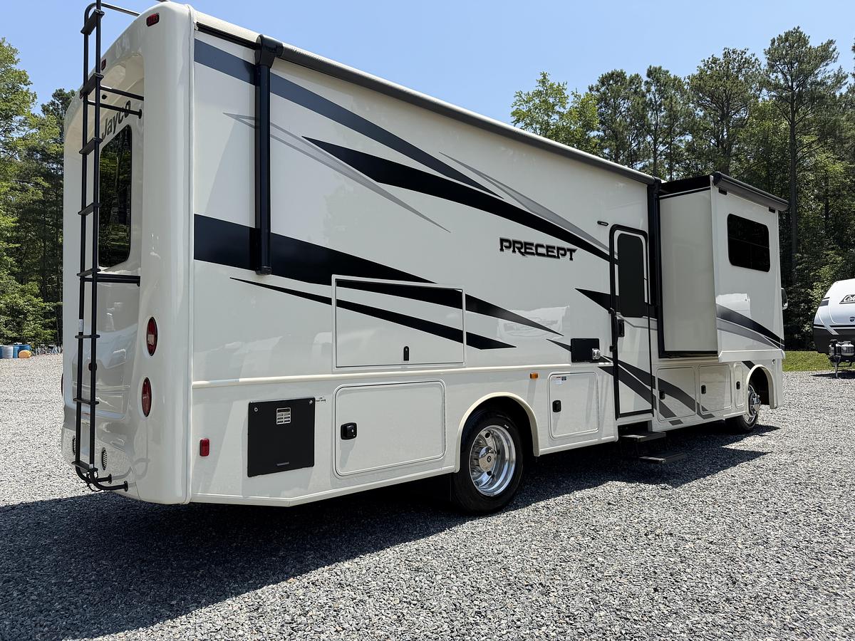 Used 2023 Jayco precept 31UL