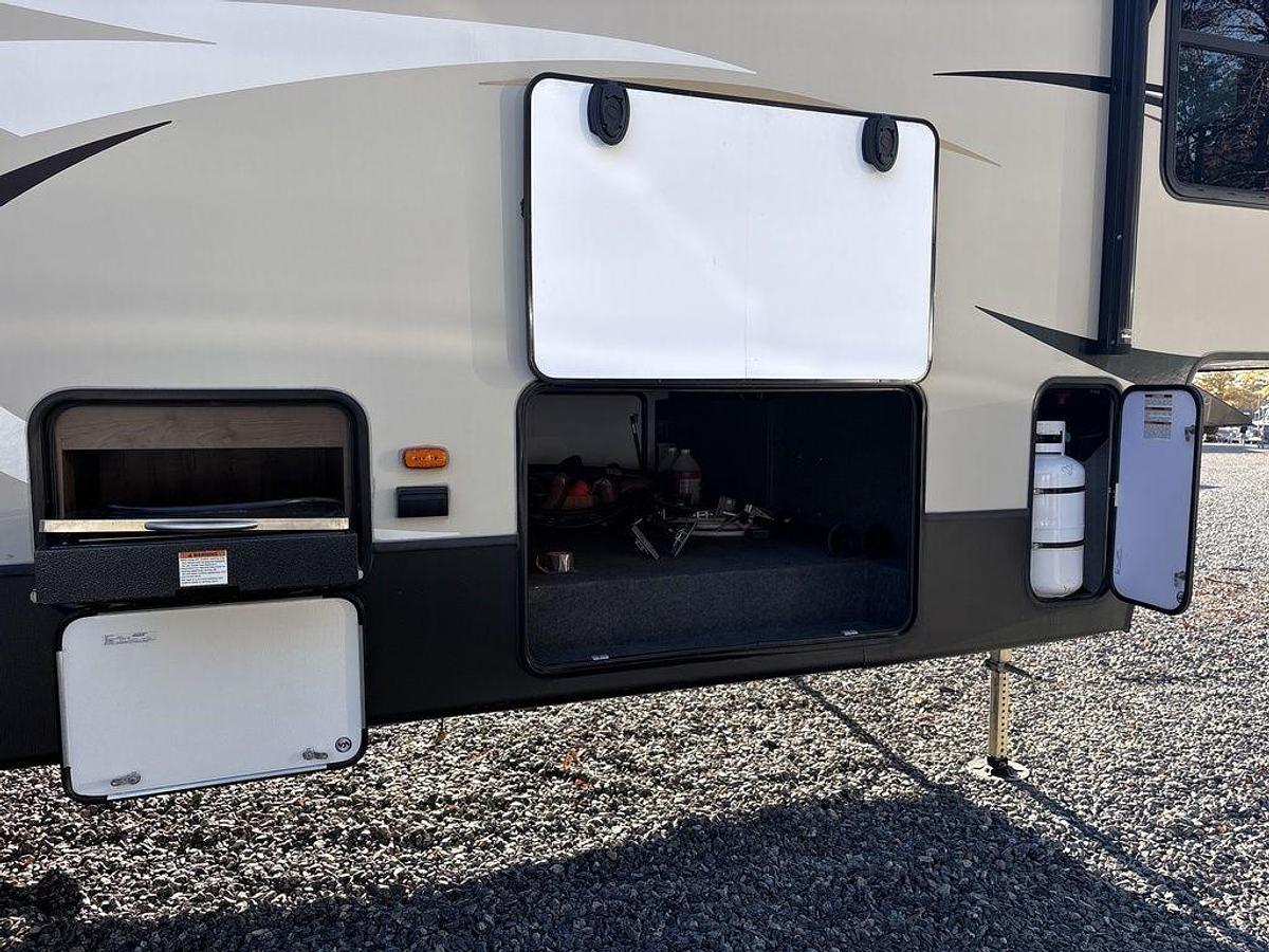 Used 2019 Keystone Cougar 361RLW