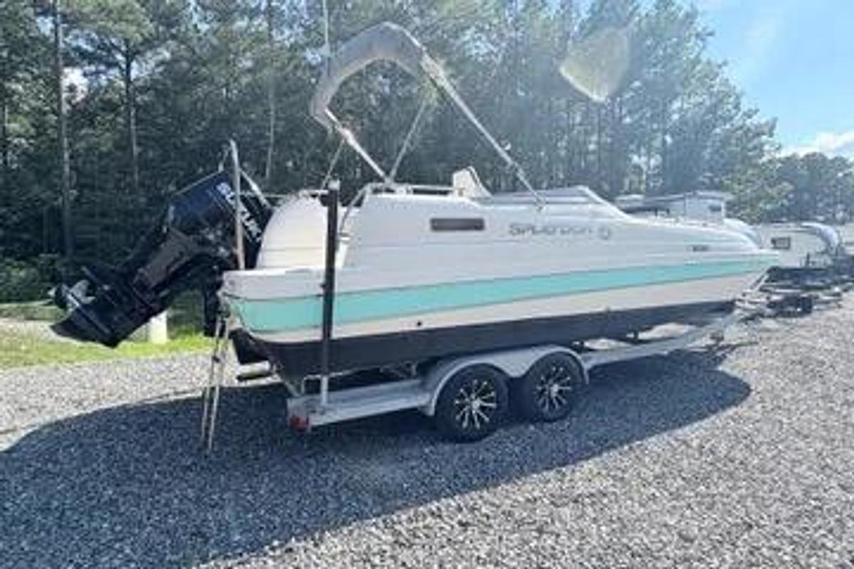 Used 2022 Splendor Boats 239 Sunstar