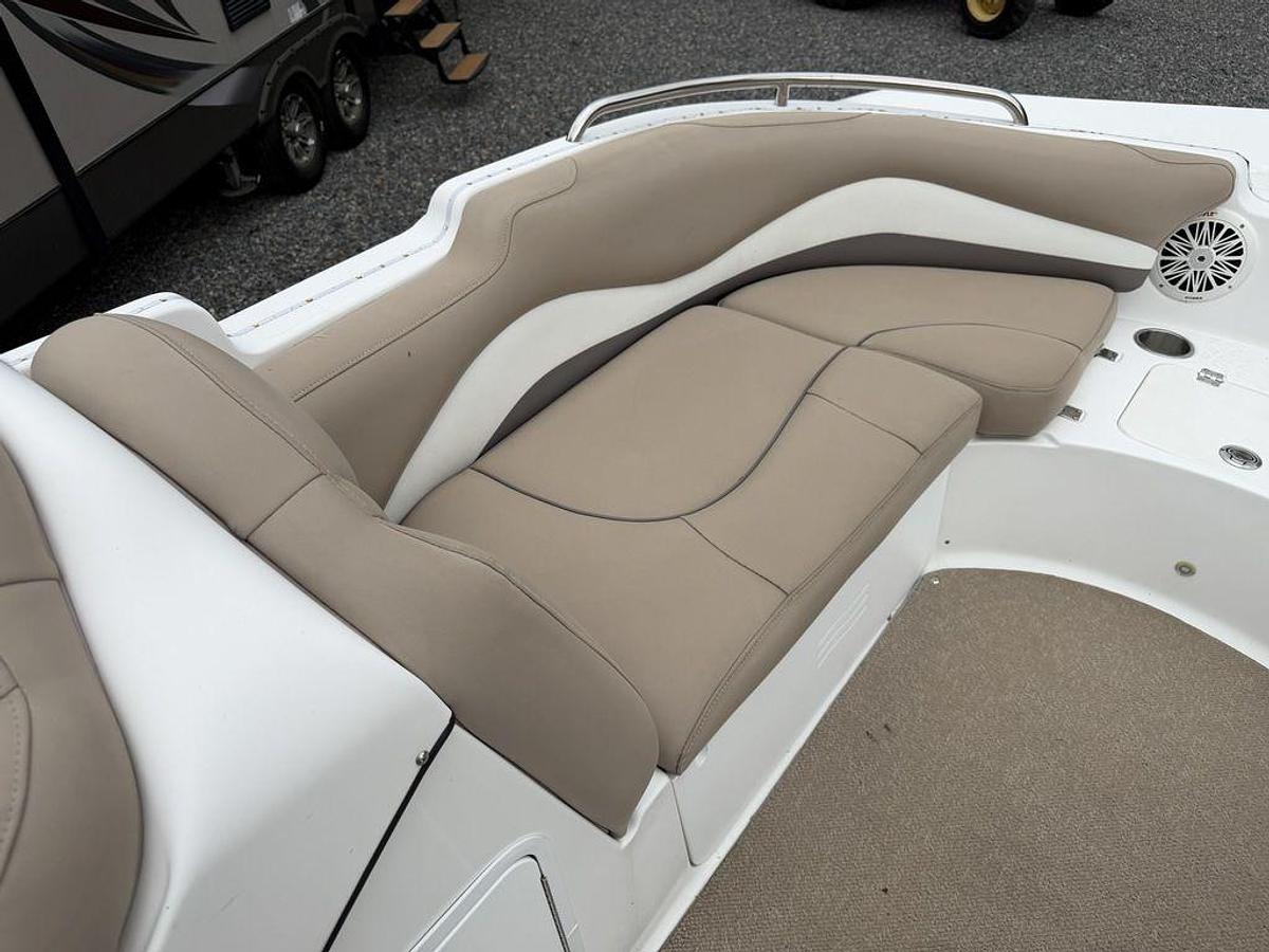 Used 2016 Hurricane SS202