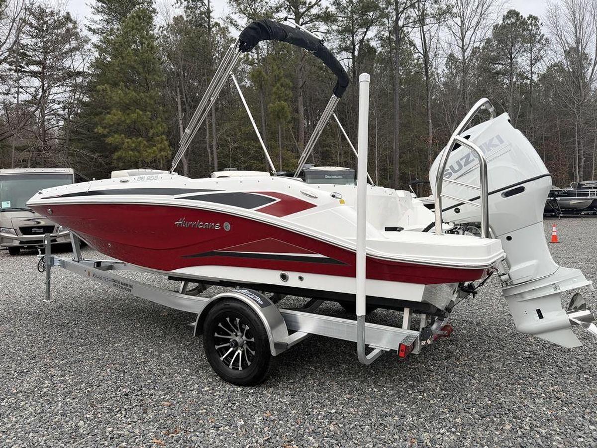 Used 2023 Hurricane SunDeck Sport 205 OB