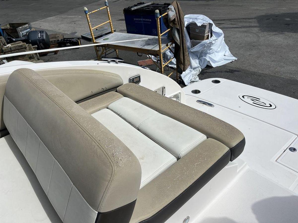 Used 2014 Regal 3200