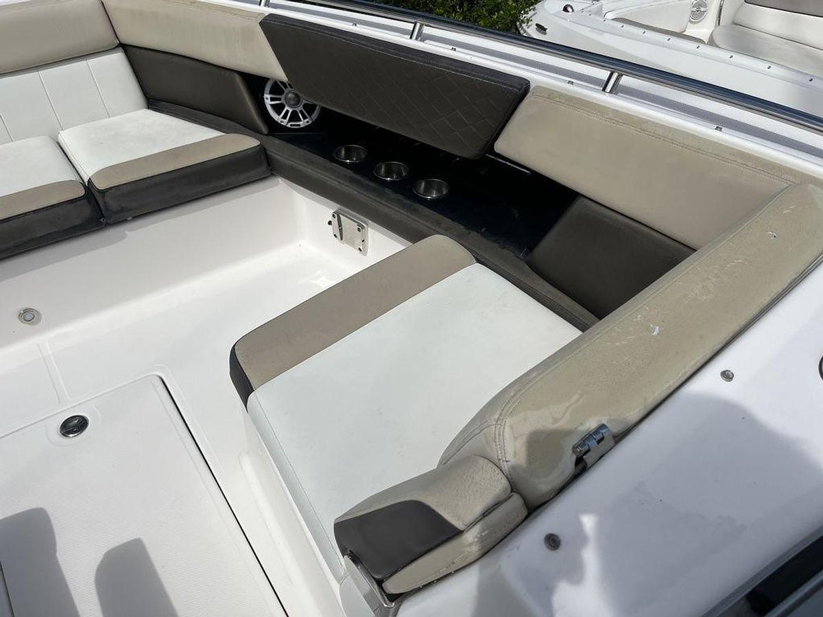 Used 2014 Regal 3200