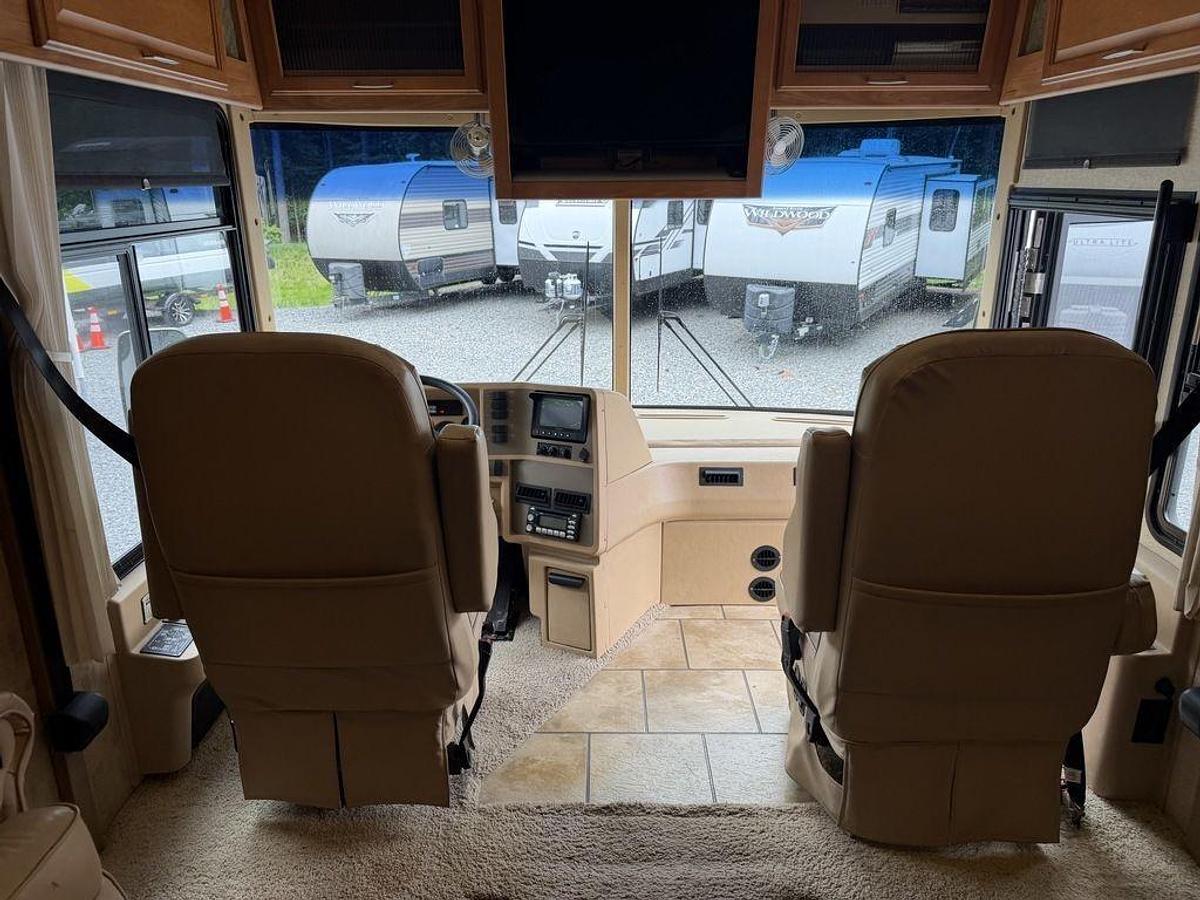 Used 2007 Winnebago Journey 39K