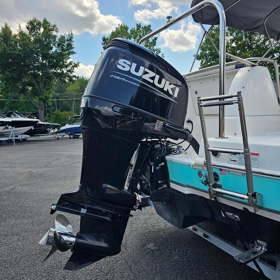 Used 2022 Splendor Boats 239 Sunstar