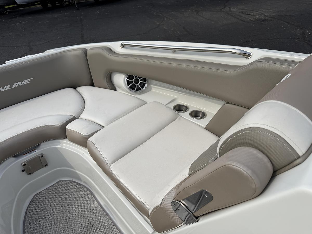 Used 2022 Crownline E255 XS