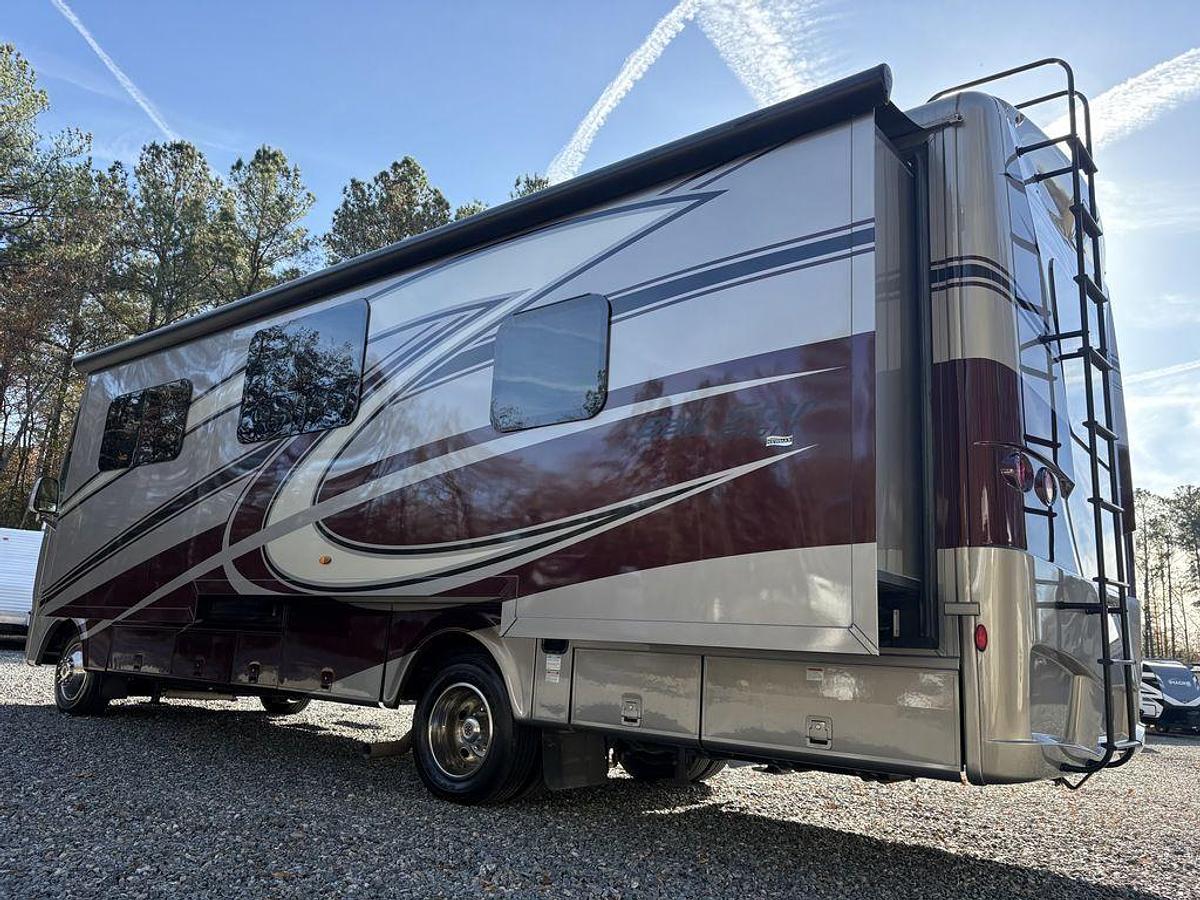 Used 2020 Newmar Bay Star Sport 3008