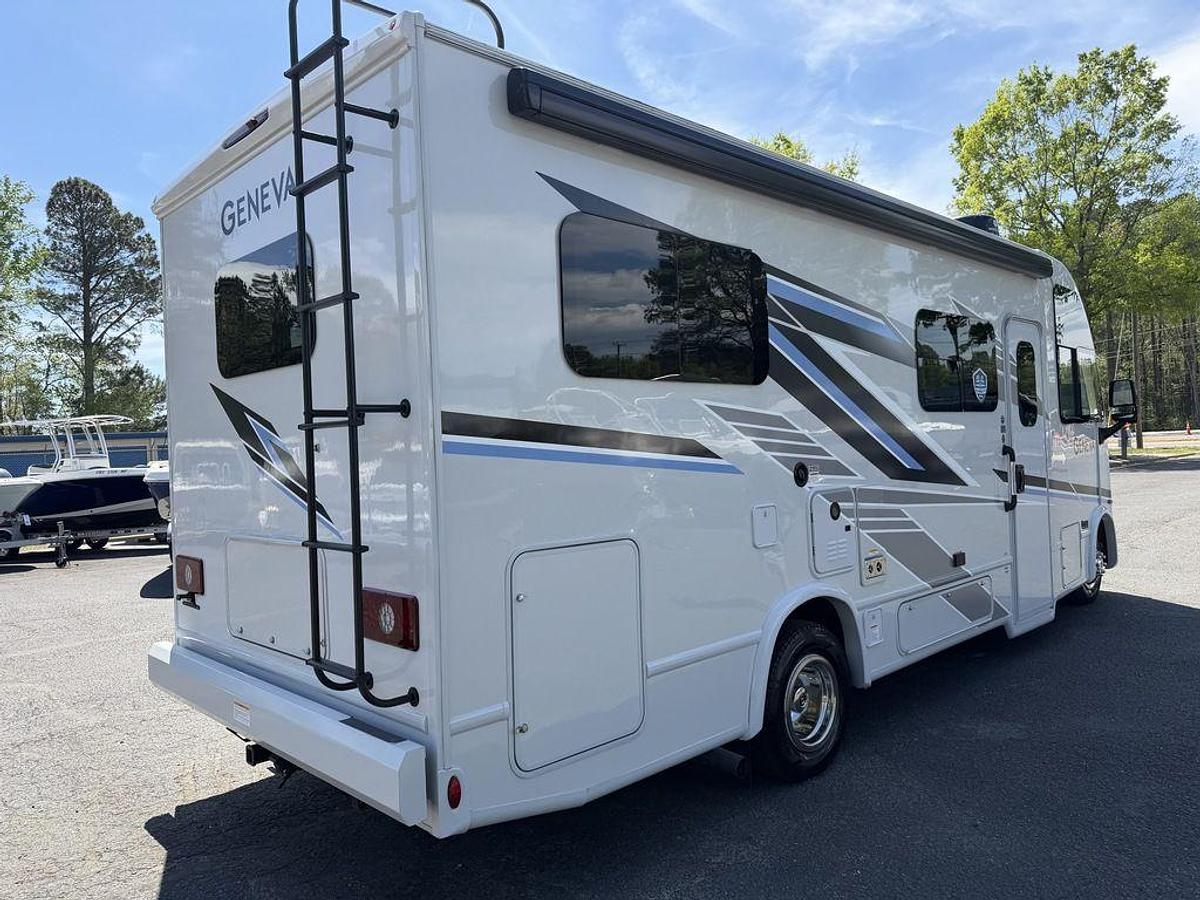 Used 2025 Thor Geneva