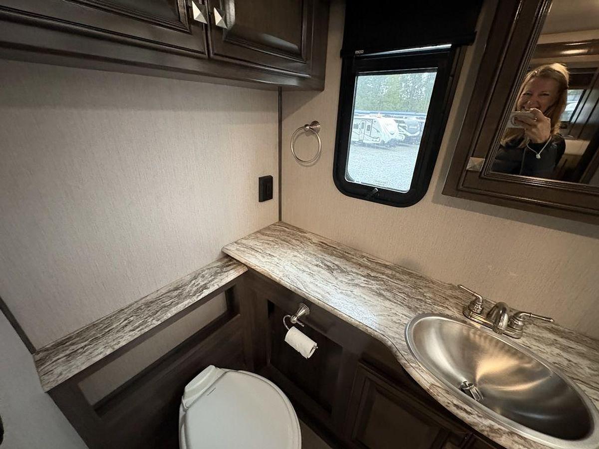 Used 2020 Holiday Rambler Admiral 34J