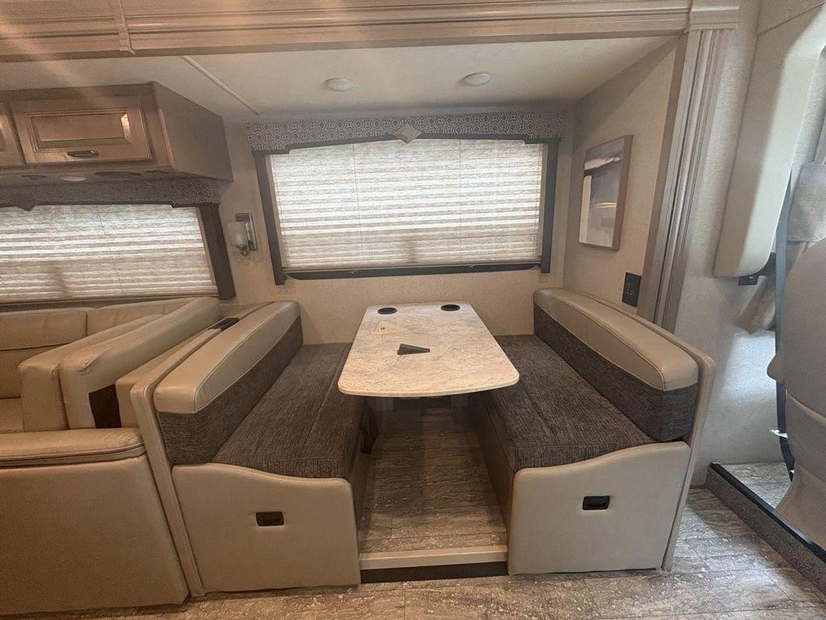 2020 Thor Motor Coach Hurricane 35M