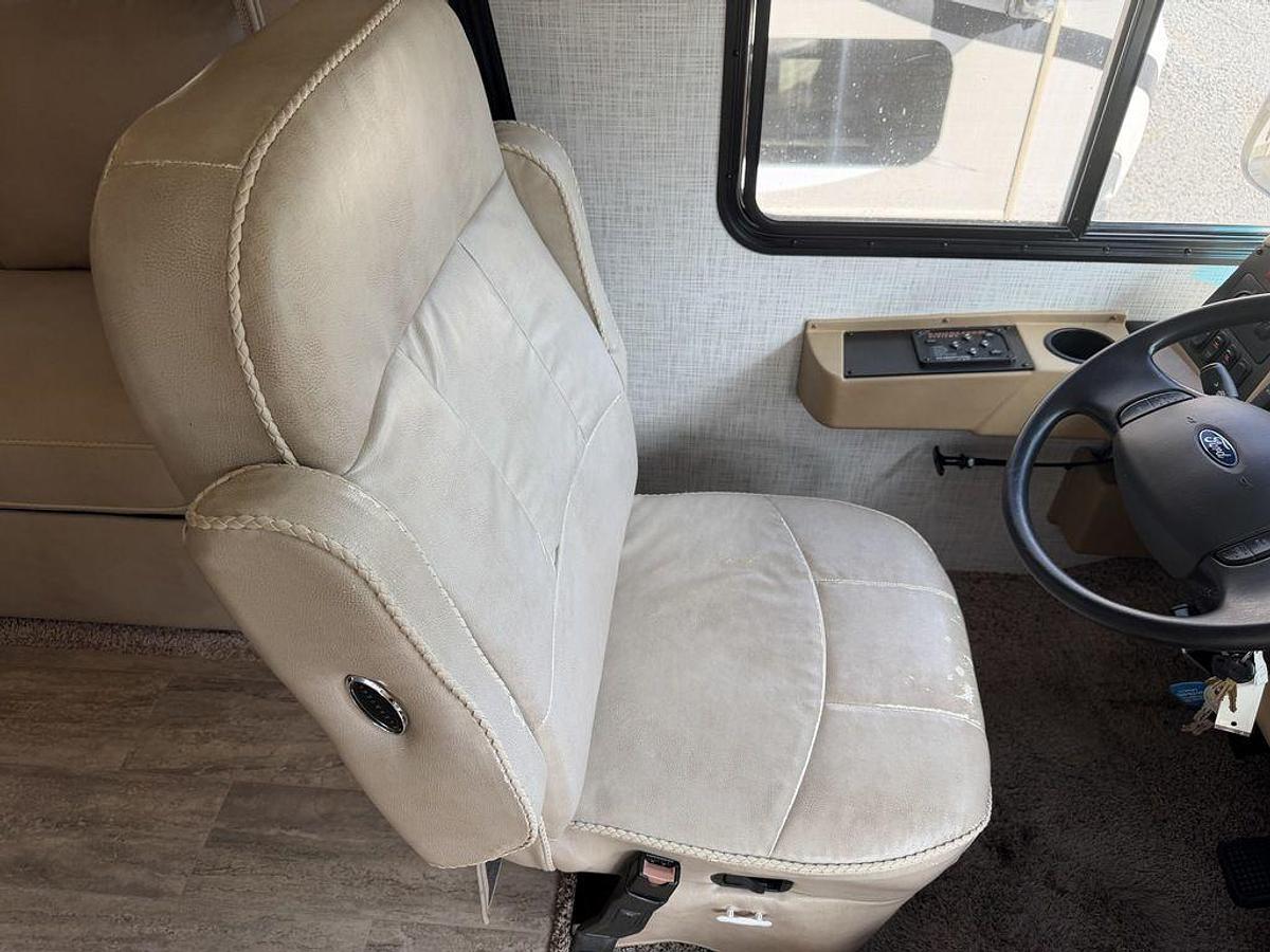 Used 2020 Newmar Bay Star Sport 3008