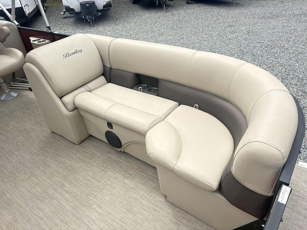 Used 2022 Bentley Pontoons Bentley 220 Navigator