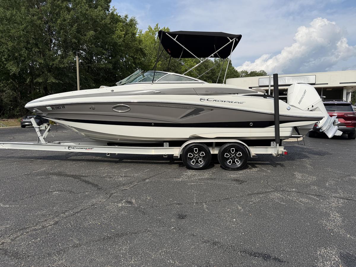 Used 2022 Crownline E255 XS